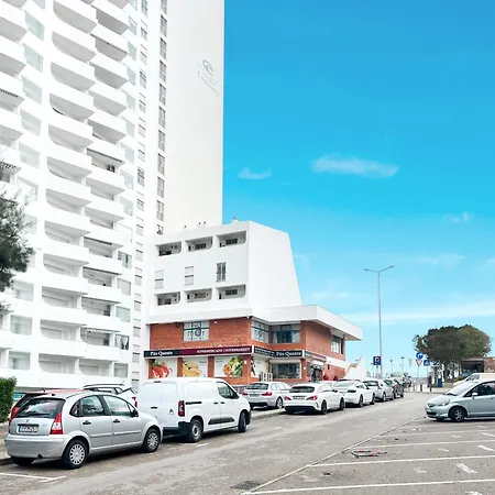 Concorde Sky Vista Mar アパート