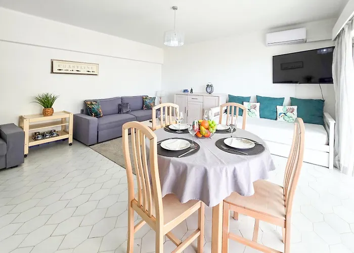 Concorde Sky Vista Mar דירה